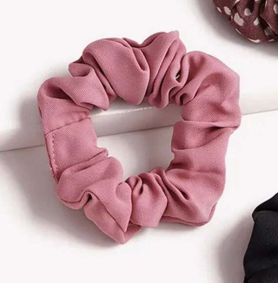 Scrunchie In Brick Red Set of 3 - Picture 4 of 5